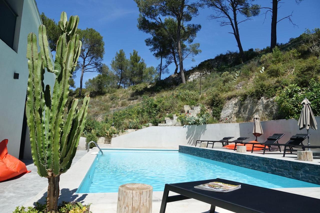 Arty Provence, piscine chauffée Bed and Breakfast Saint-Étienne-du-Grès Exterior foto
